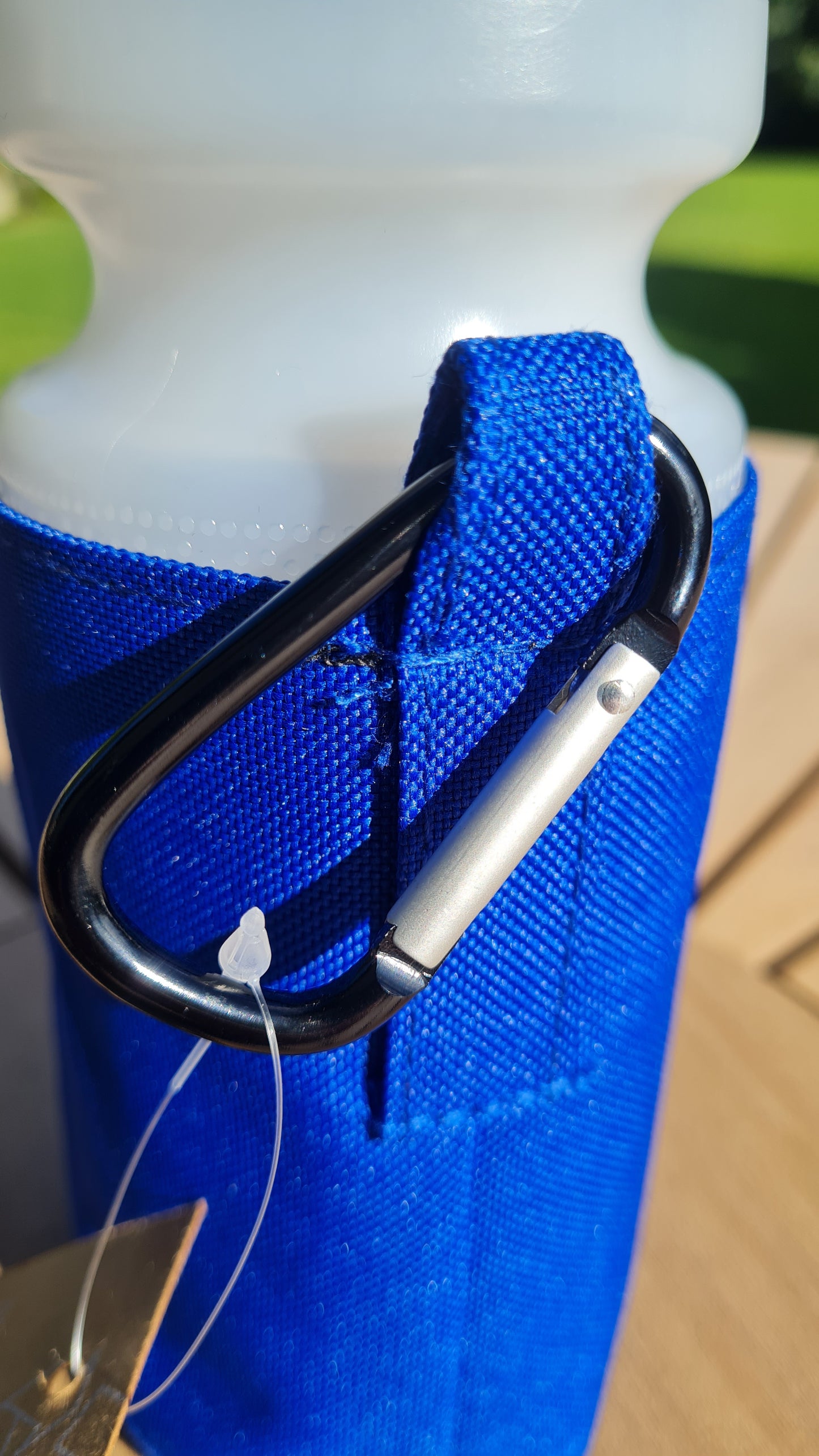 Flaschenhalter mit Wasserflasche